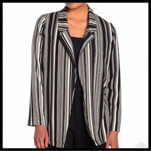 Lush – Novak Crepe Blazer